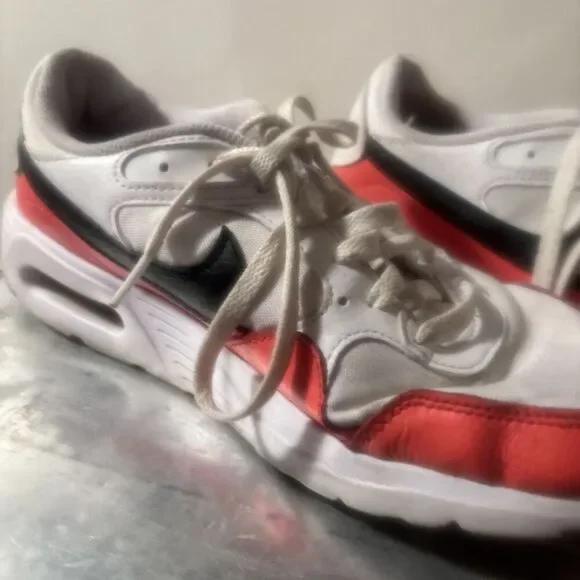 Women’s Nike Air Red/white Sneakers Size 9 - Picture 2 of 9